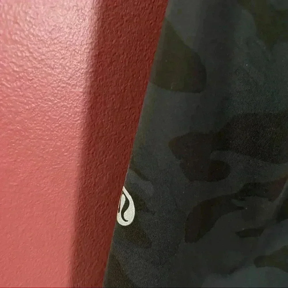 Lululemon Women's Fast HR Crop Camo